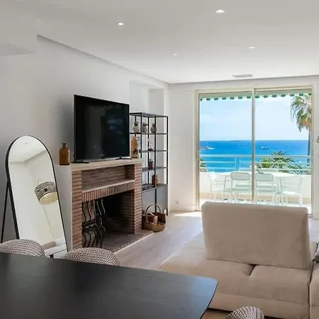 Croisette Martinez Terrace & Sea View Apartment Cannes