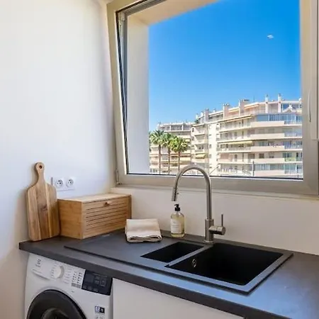 Croisette Martinez Terrace & Sea View Apartment Cannes